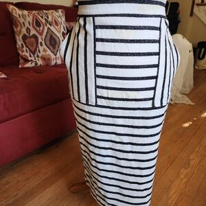 Chic Navy and Cream Striped Pencil Skirt With Pockets